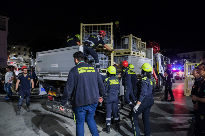 News - Italy: Campi Flegrei, bradisismo , Napoli, Italy