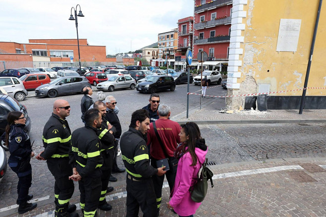 Situation after the earthquake in Naples bradyseism in the Campi Flegrei strong seismic swarm