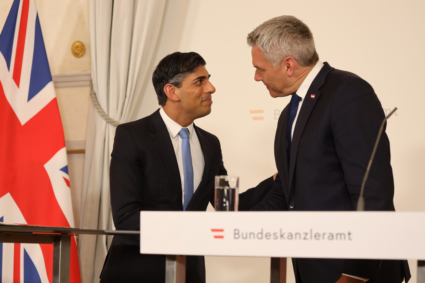 Austria vrea să-i trimită pe solicitanții de azil în Africa, după modelul britanic. Nehammer: „Regatul Unit e un pionier”