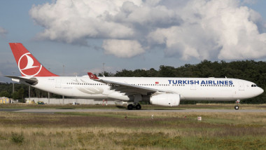 Airbus 330 Turkish Otopeni 1
