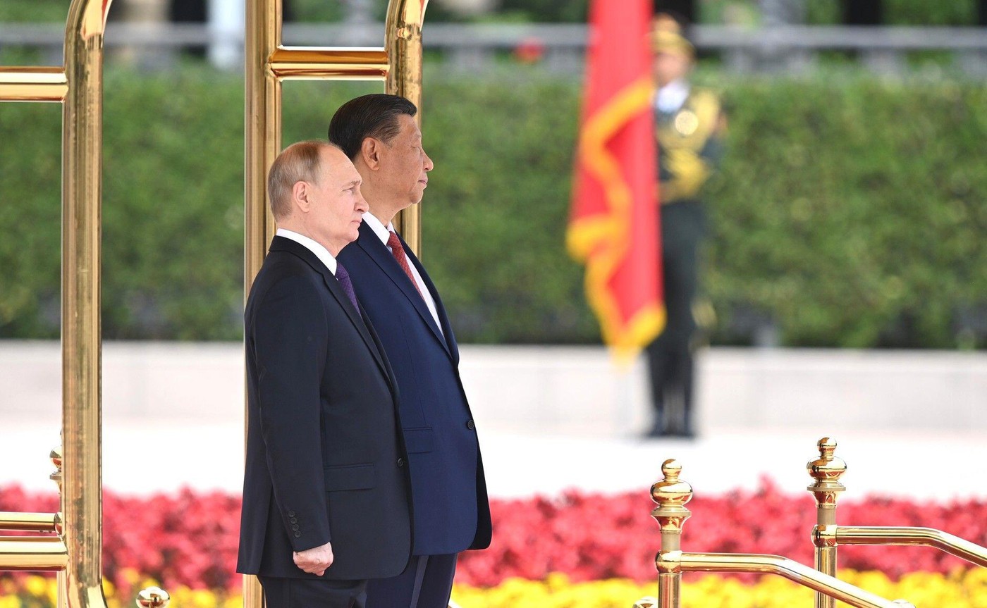 Marea Britanie acuză China că îi trimite Rusiei arme letale, ca să le folosească în Ucraina: „E timpul ca lumea să se trezească”