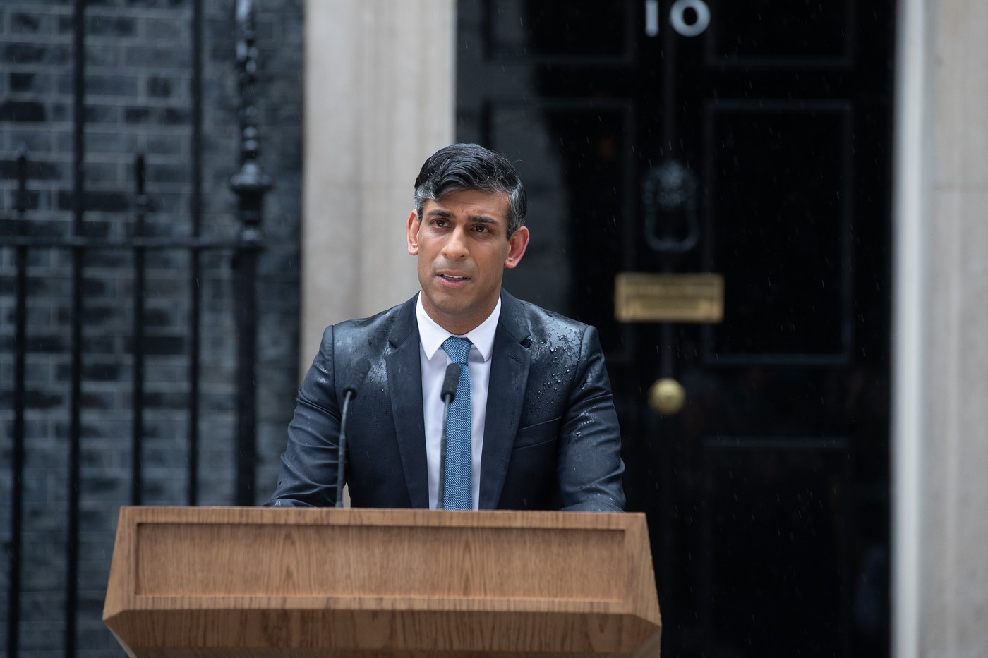 Patru bărbați au fost arestați după ce au fost prinși în casa premierului britanic Rishi Sunak