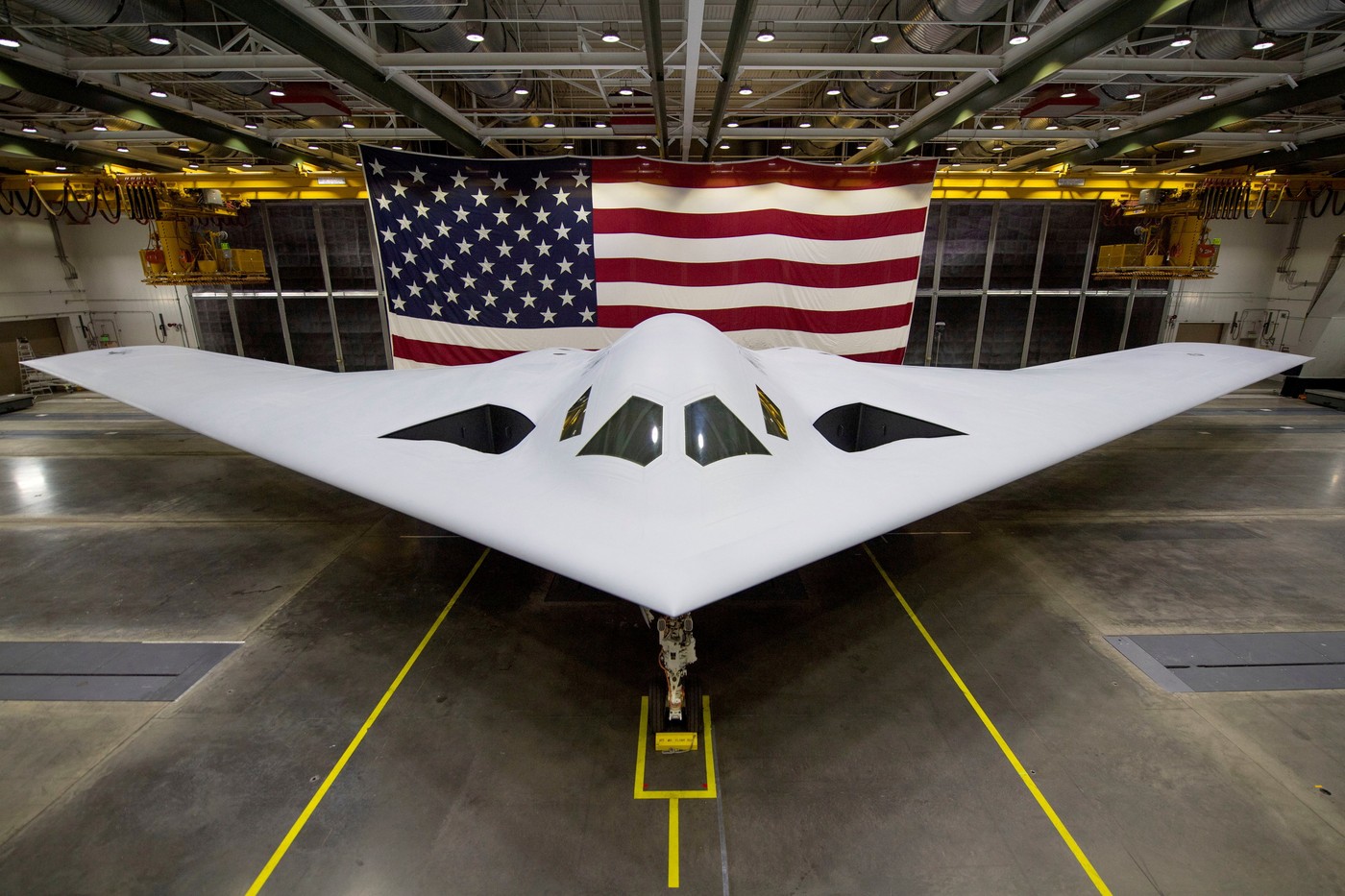 B-21 Raider, „primul avion militar de generația a 6-a din lume”, este cel mai avansat bombardier invizibil al SUA