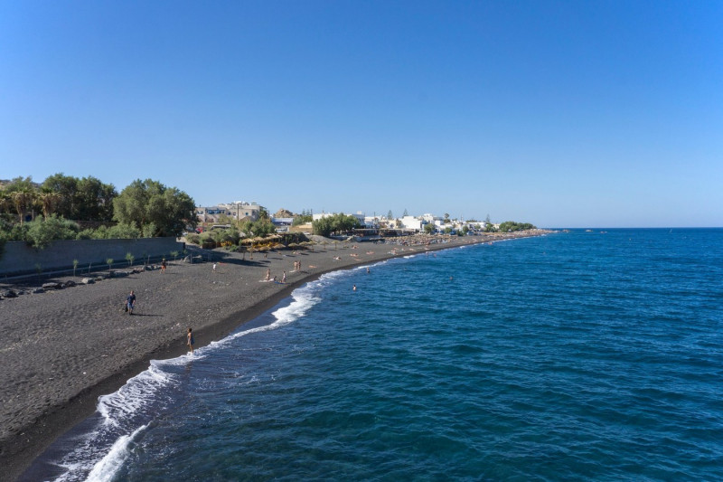 Kamari Beach, Badestrand bei Kamari, Santorin, Kykladen, Aegaeis, Griechenland, Mittelmeer, Europa | Kamari Beach at Kamari, Santorini, Cyclades, Gree