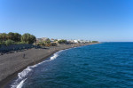 Kamari Beach, Badestrand bei Kamari, Santorin, Kykladen, Aegaeis, Griechenland, Mittelmeer, Europa | Kamari Beach at Kamari, Santorini, Cyclades, Gree