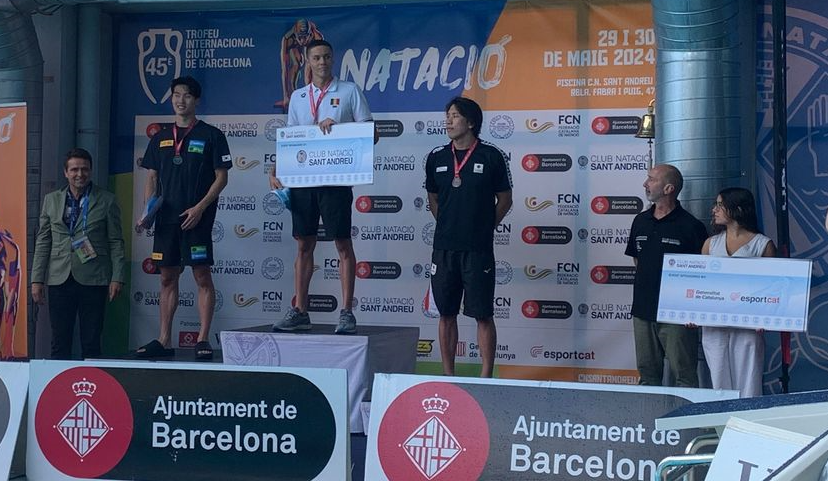 David Popovici, învingător şi la 100 m liber în circuitul Mare Nostrum, la Barcelona. Podiumul, identic cu cel de la 200 m