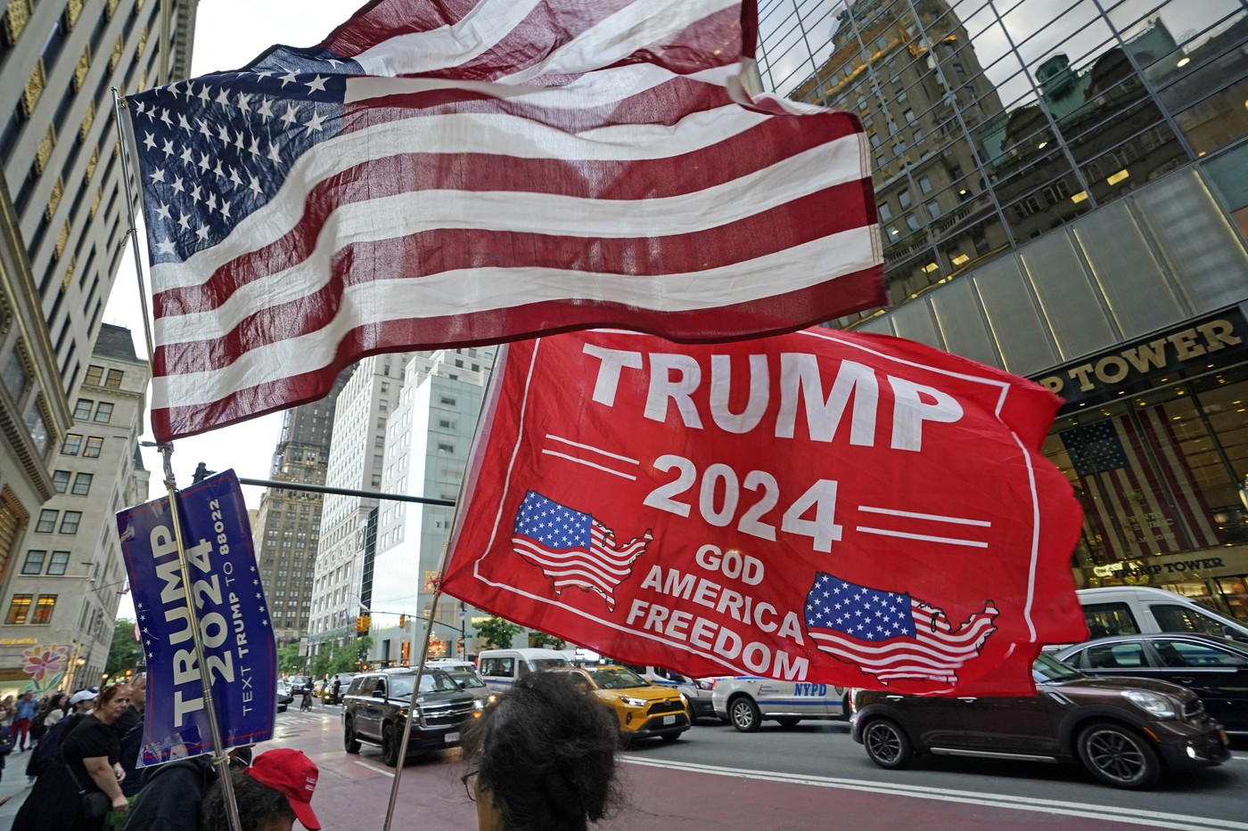 Susținătorii lui Trump instigă la revolte si violențe după verdictul condamnării: Să știe că are o armată dispusă să lupte