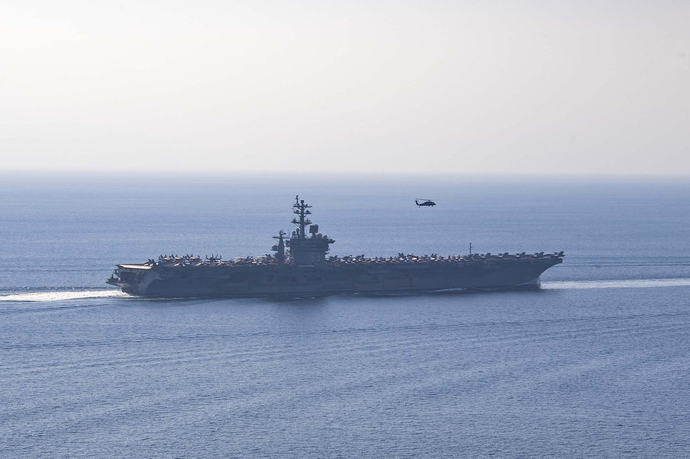 Rebelii Houthi susțin că au atacat cu rachete portavionul american Eisenhower în Marea Roșie