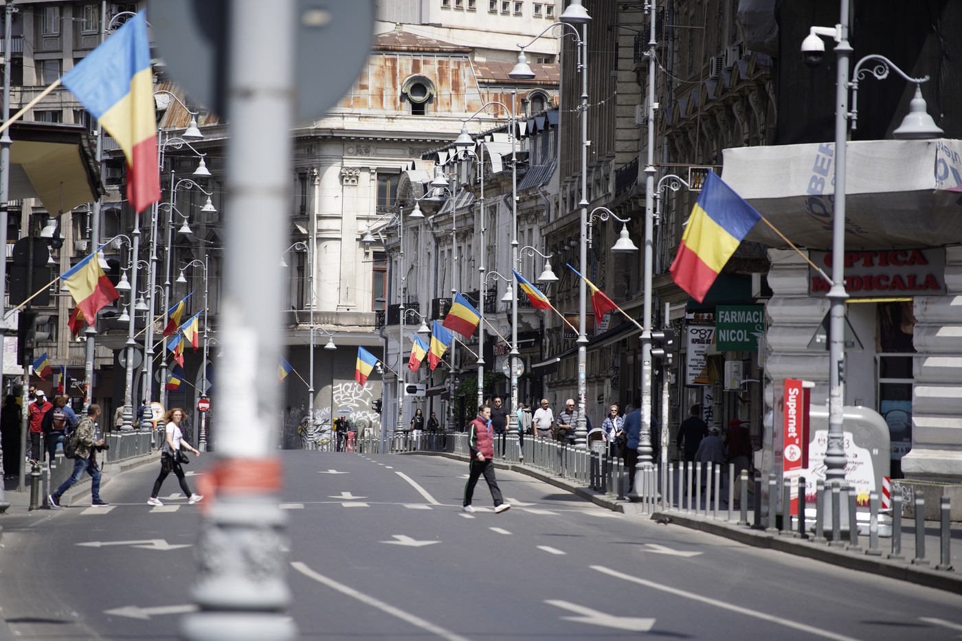 60% dintre români cred că țara merge într-o direcție greșită. 70% se așteaptă la prețuri mai mari, 42% cred că investițiile vor crește