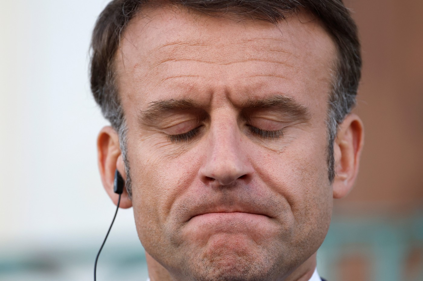 Macron a postat un fake generat de inteligența artificială, în care se parodiază, pentru a promova o conferință