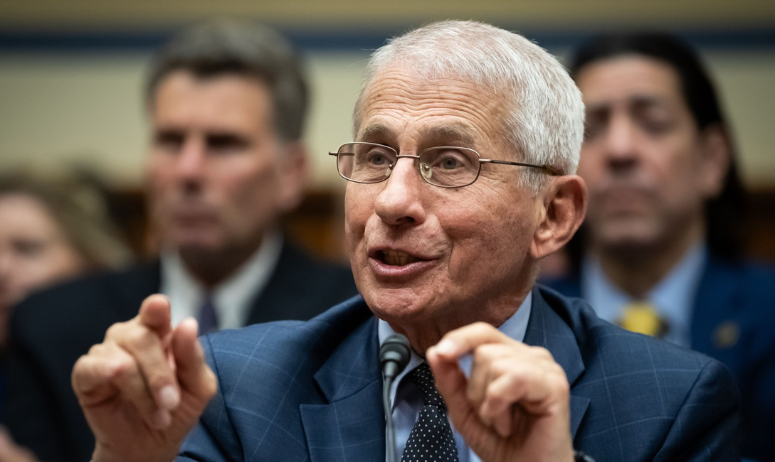 Anthony Fauci, șeful comitetului care a coordonat măsurile anti-COVID în SUA, spune că a fost amenințat cu moartea