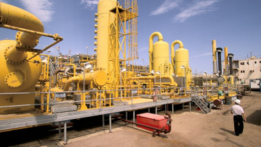 caspian oil story new gas compression station built by penzoil baku area azerbaijan 1997