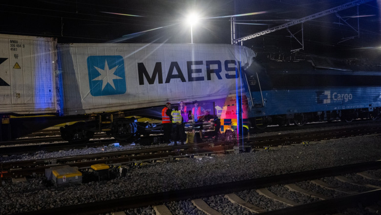 interventie la locul accidentului de tren de langa praga