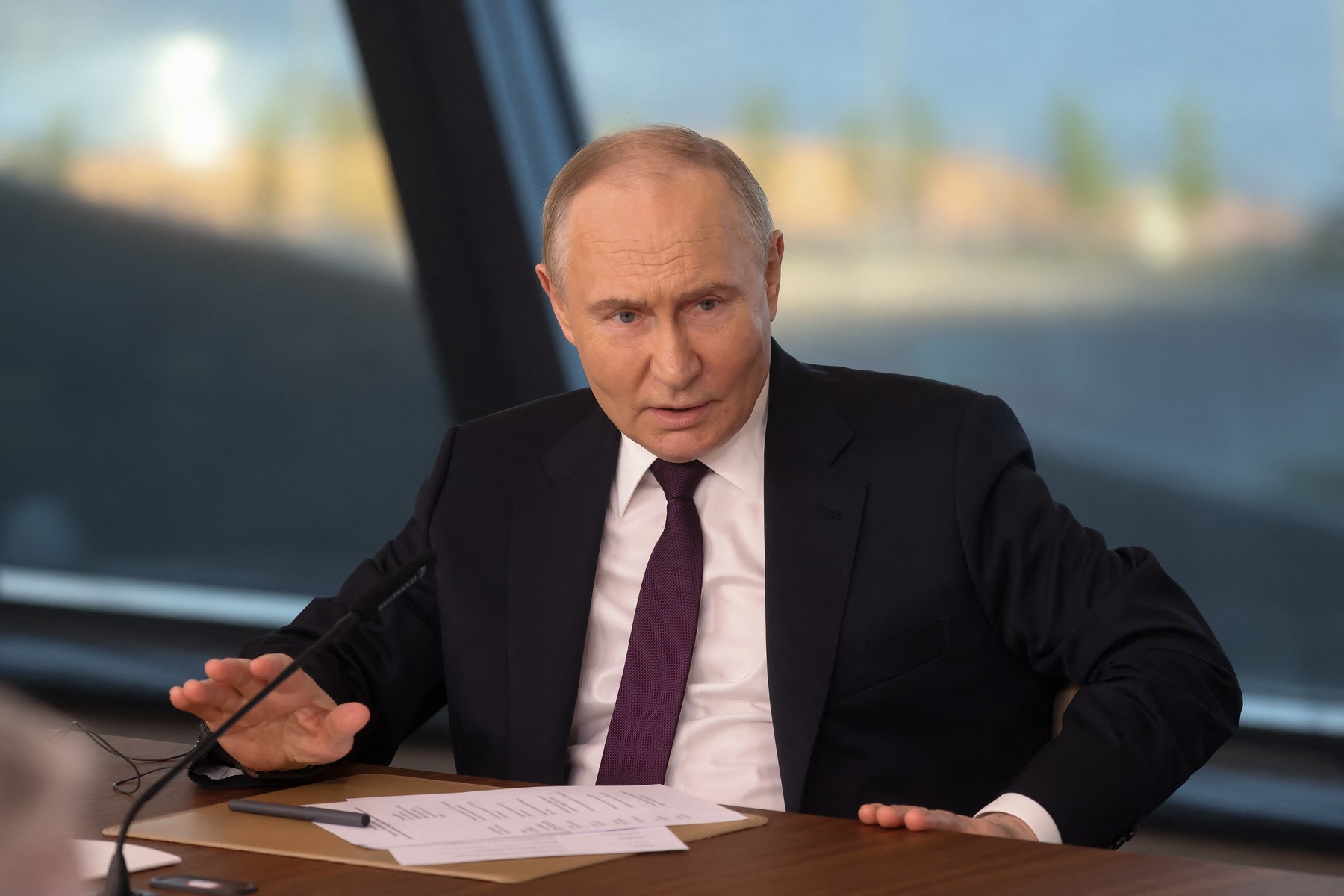 În plin război cu Ucraina, Putin susține că nu are "ambiţii imperiale" și că e "o prostie" să spui că vrea să atace NATO