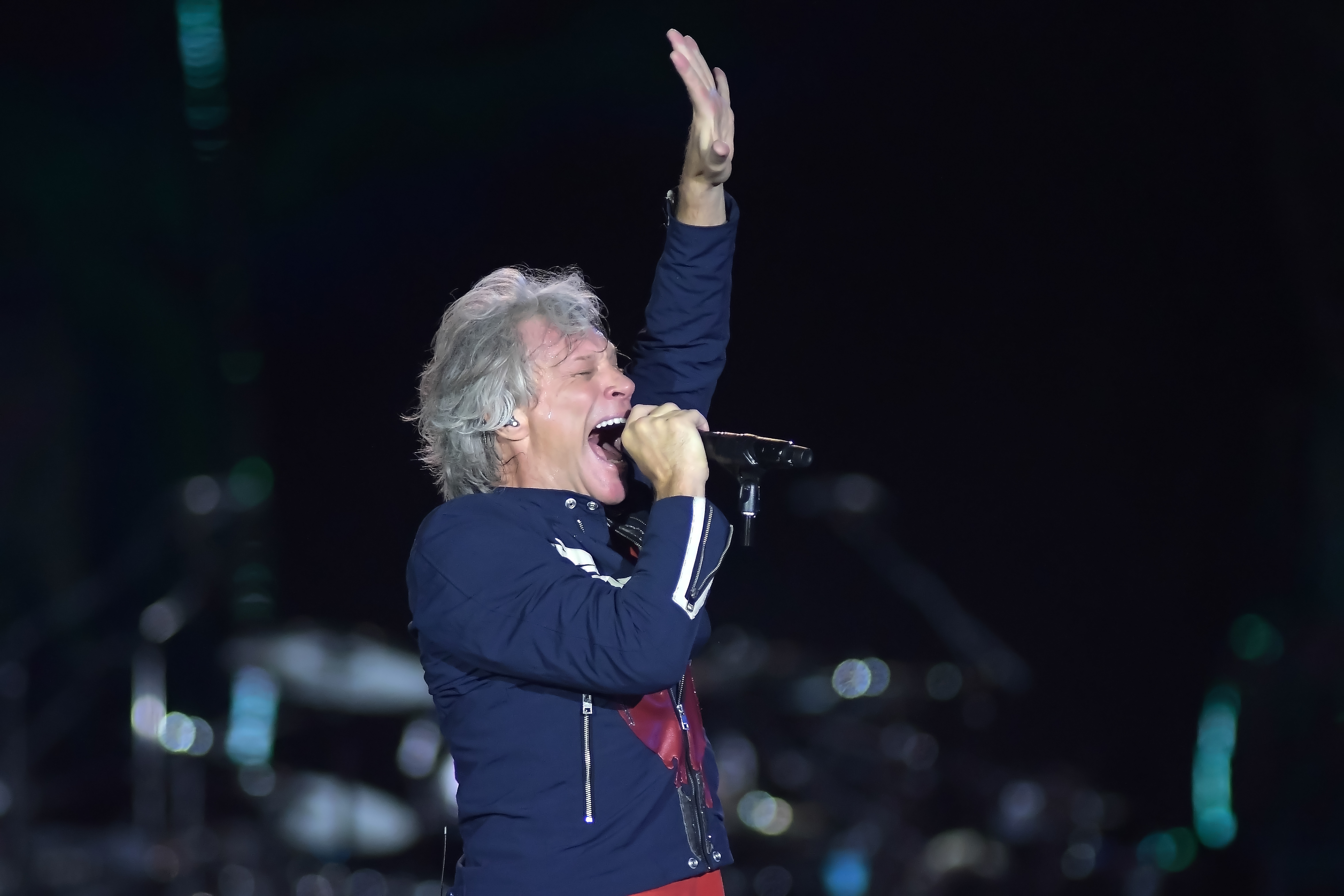Legendarul star rock Jon Bon Jovi face noi dezvăluiri despre boala care l-a împiedicat să cânte: „A fost oribil”