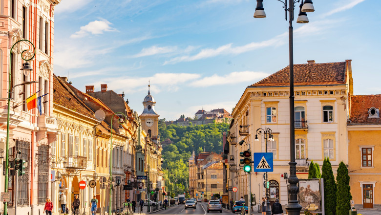 Braşovul este oraşul în care cei mai mulţi români s-ar muta