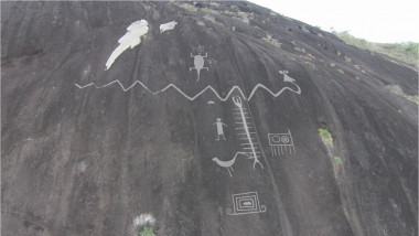 artă rupestră uriașă în America de Sud