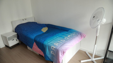camera cu pat si ventilator la jocurile olimpice de la paris