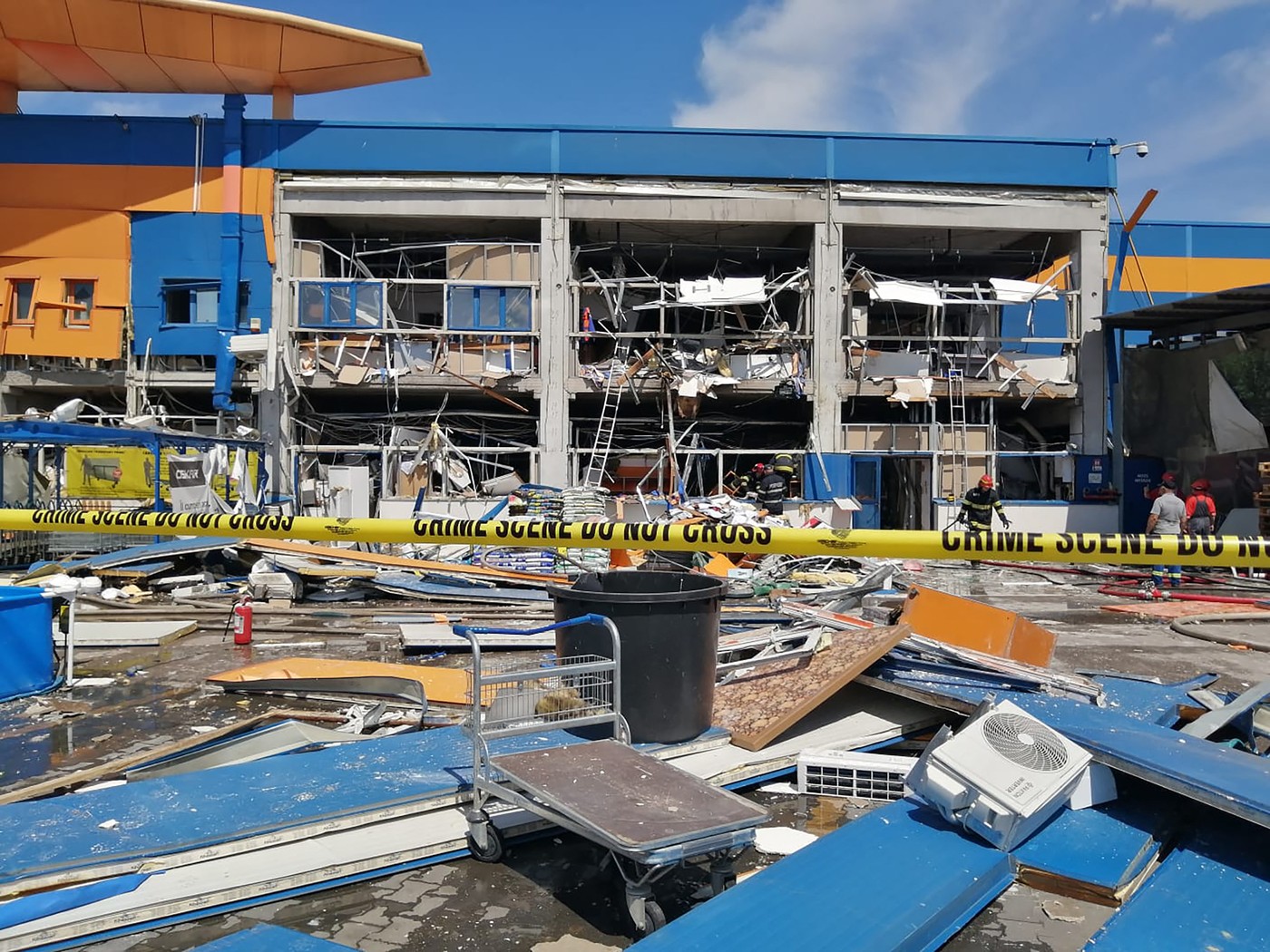 Explozie la un magazin din Botoșani: 15 răniți, patru în stare gravă. Parchetul a deschis o anchetă