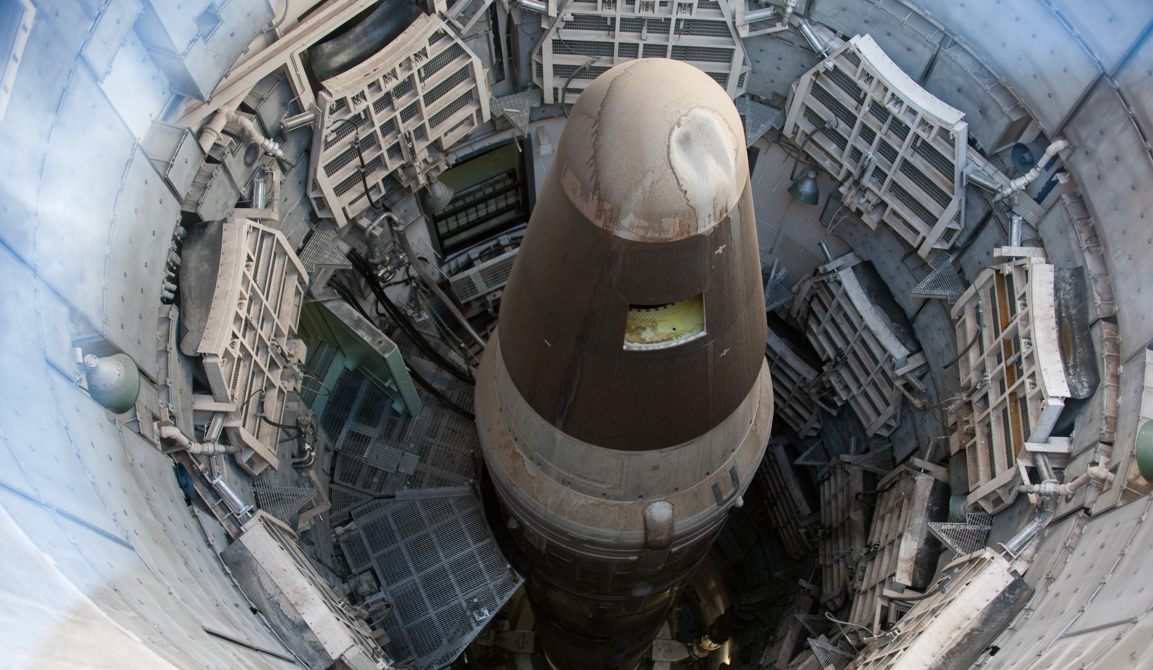 Șeful ONU avertizează că omenirea este pe „muchie de cuțit” și că inteligența artificială crește riscul unui război nuclear