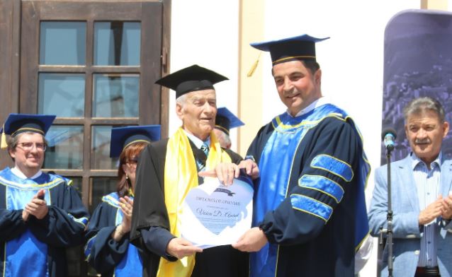Cel mai în vârstă student din România: Un fost primar din Alba a absolvit masterul la 89 de ani: „Mi-au zis să fac studii”