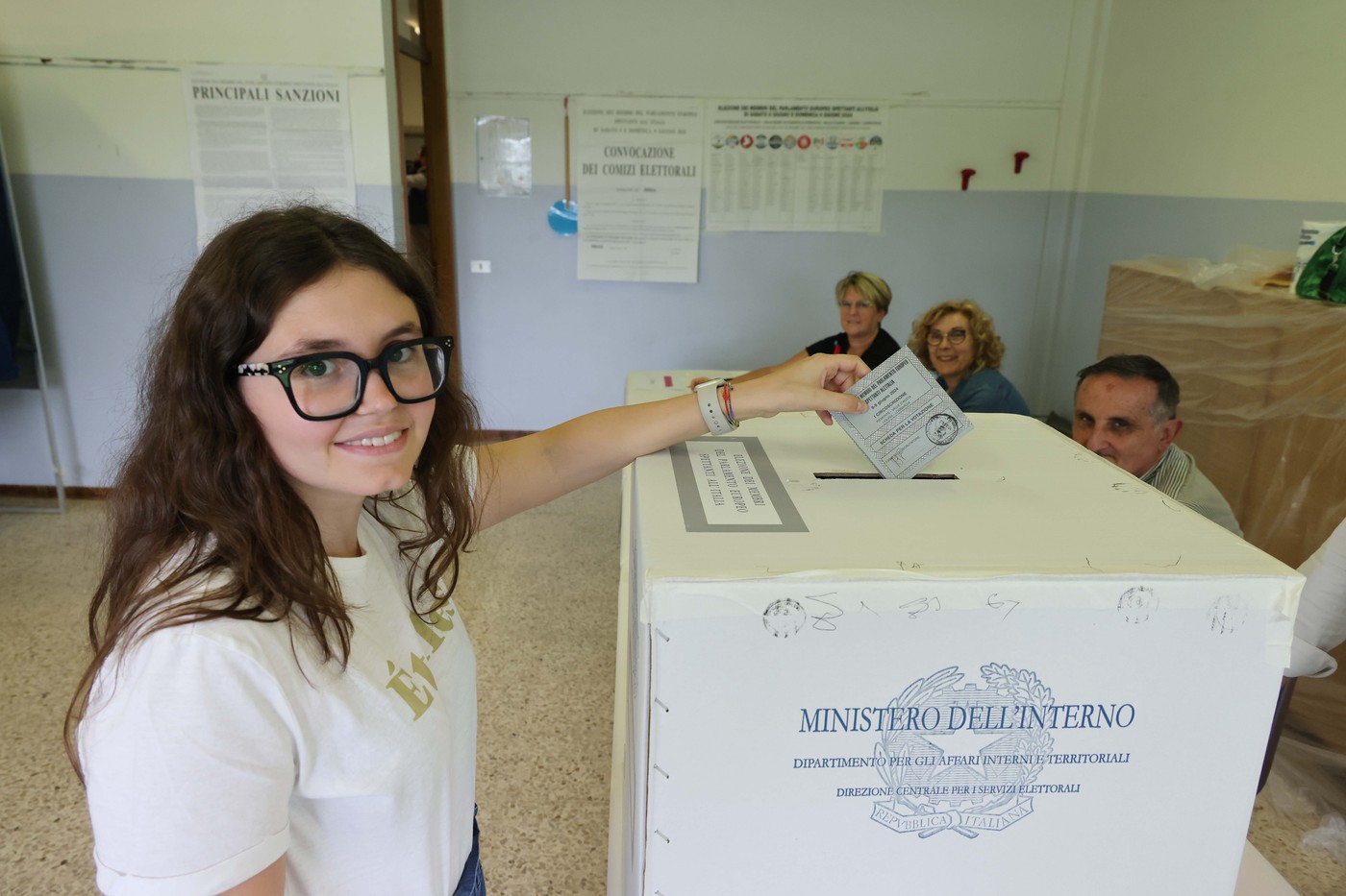 Alegeri Europarlamentare 2024. Europenii își votează reprezentanții. Cum arată secțiile de vot în diferite țări europene