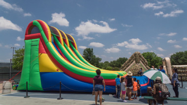 Irving,,Tx,,Usa-may,19,,2018:inflatable,Bouncy,Slide,Bounce,House,Tube
