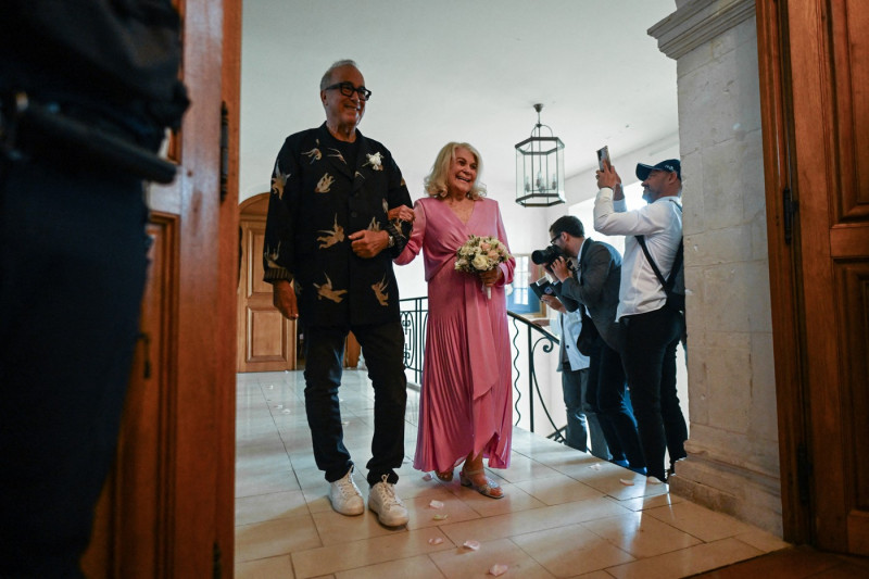 100-Year-Old World War II veteran marries on 80th D-Day Anniversary in France