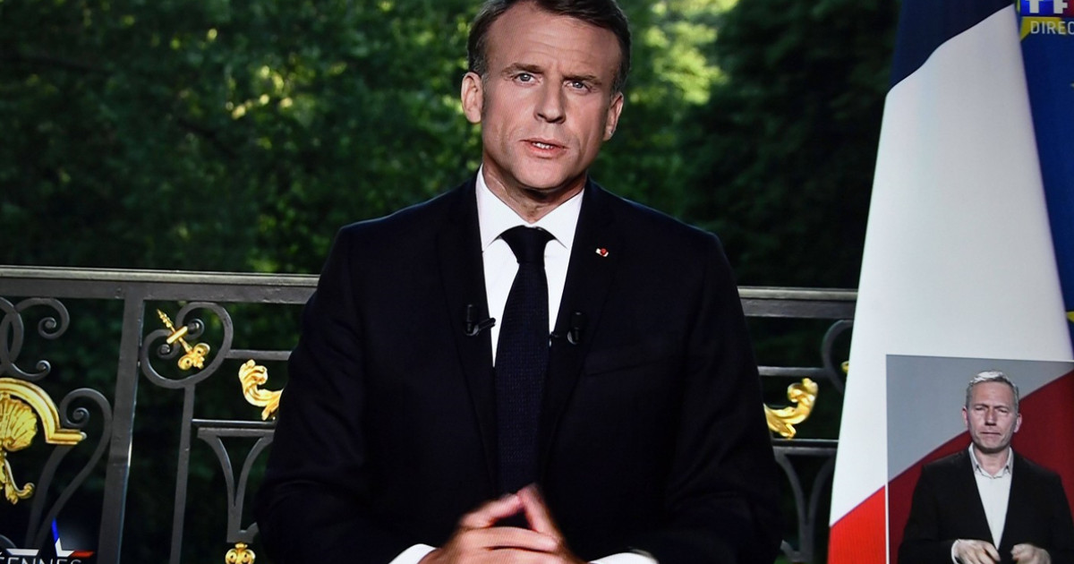 Președintele Emmanuel Macron anunță că guvernul demisionar va fi în funcție cel puțin până la jumătatea lunii august