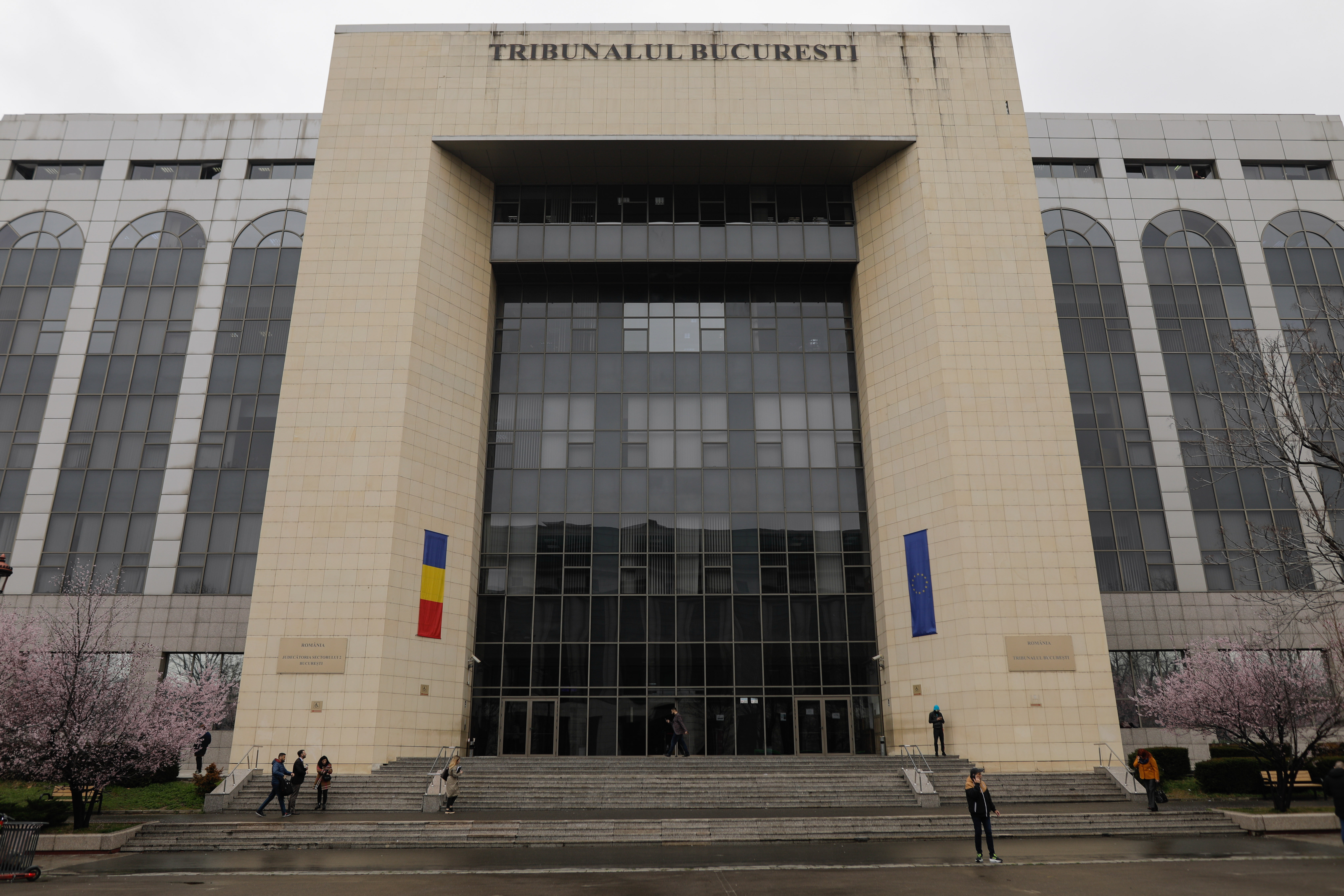 Cresc onorariile avocaților pentru asistența judiciară