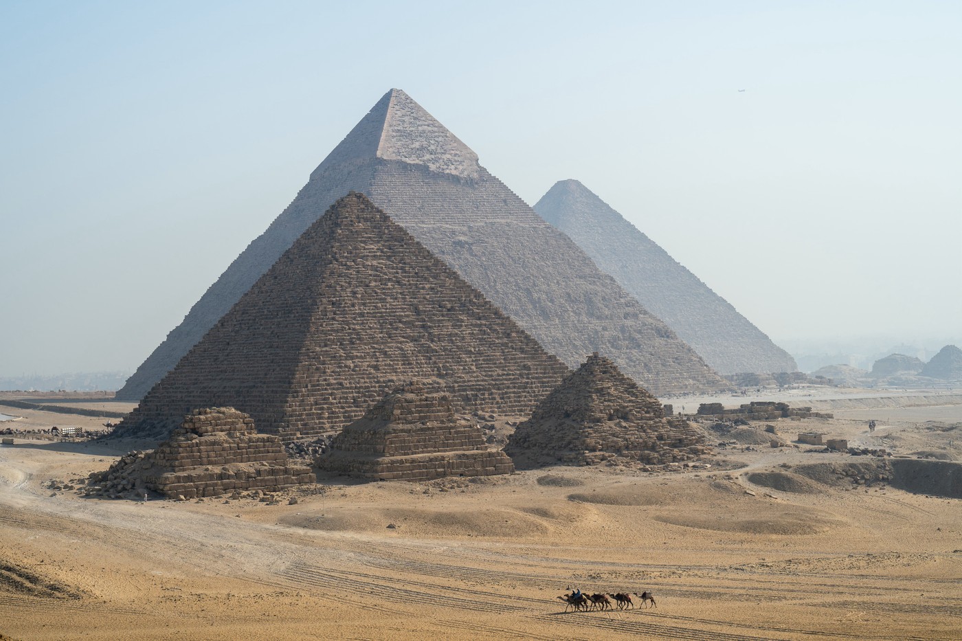 O structură misterioasă în formă de „L” a fost găsită lângă Marea Piramidă din Giza, iar arheologii nu au aflat încă despre ce e vorba