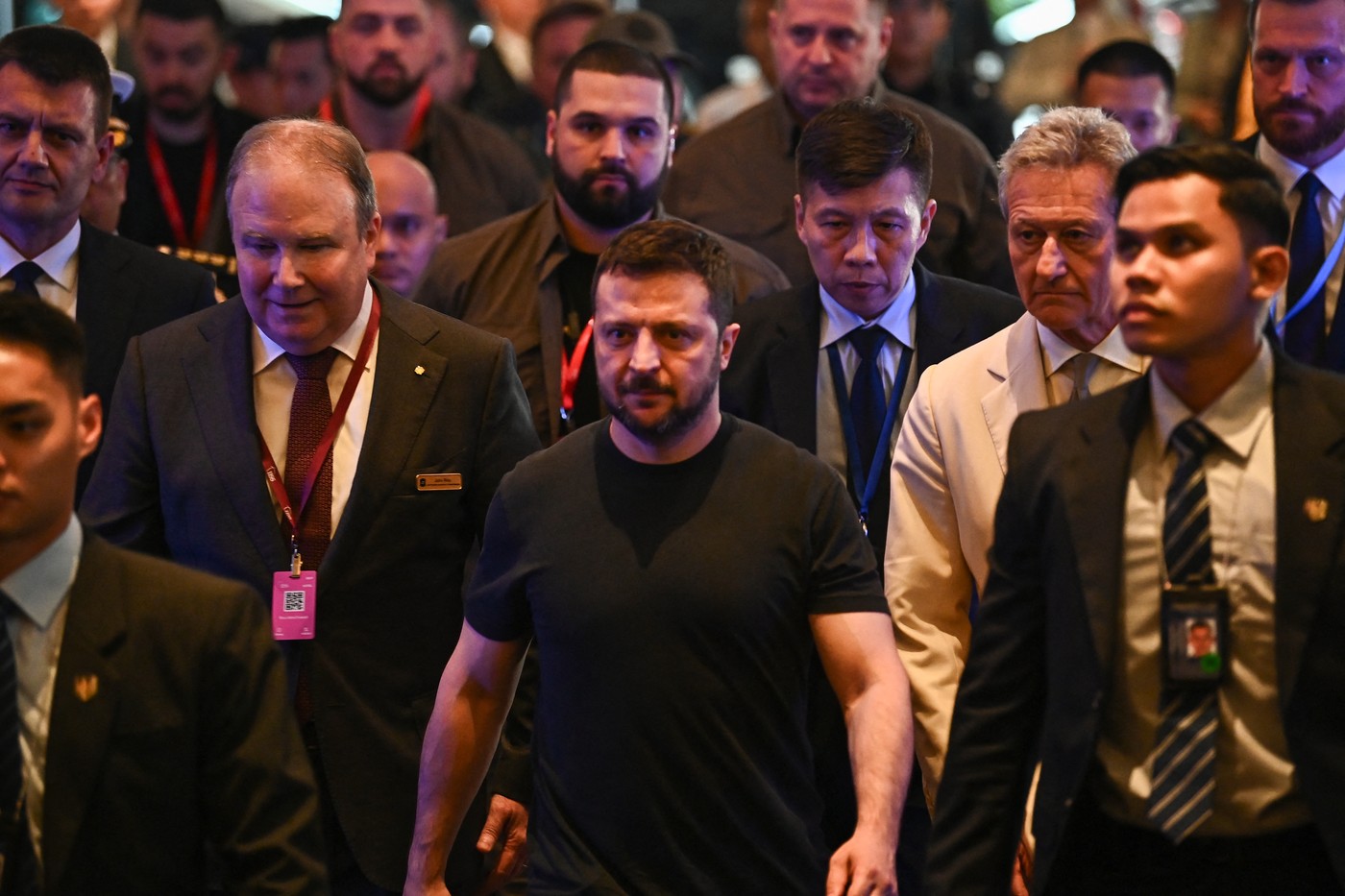 Zelenski a ajuns în Singapore. Președintele Ucrainei se va întâlni cu șeful Pentagonului la cel mai mare forum de securitate din Asia