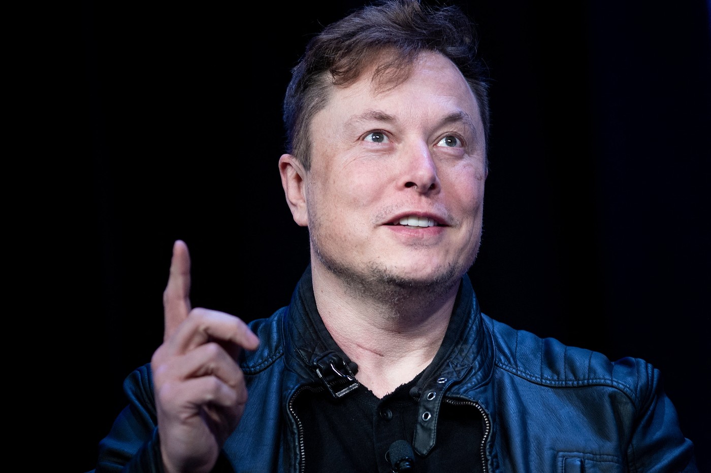 Elon Musk e dat în judecată. Un acţionar al Tesla îl acuză de tranzacţii privilegiate cu acţiuni în valoare de 7,5 miliarde de dolari