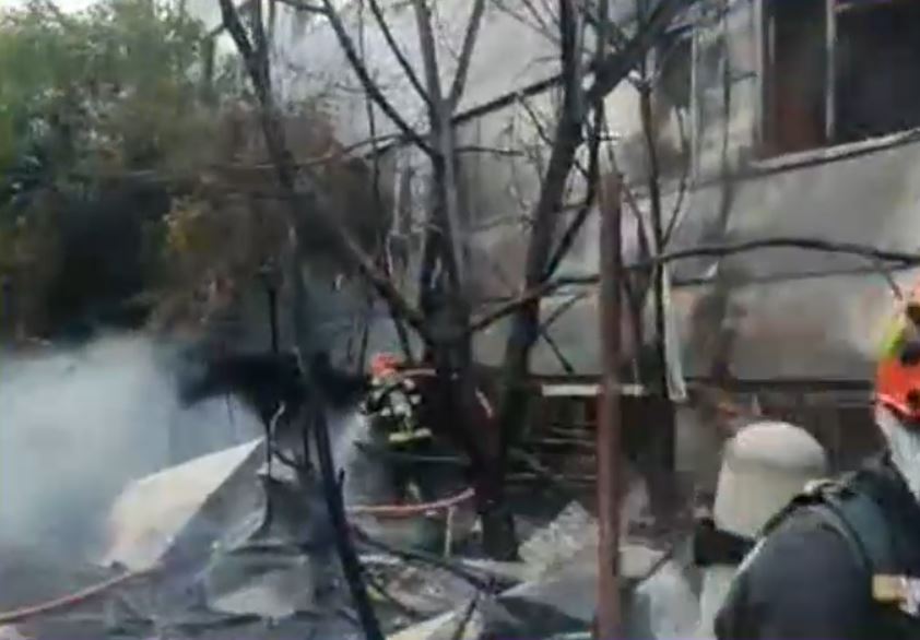 VIDEO Incendiu puternic la un supermarket din Sectorul 5 din Capitală. Zeci de oameni au fost evacuați