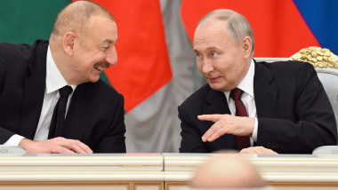 Ilham Aliev discută cu Vladimir Putin