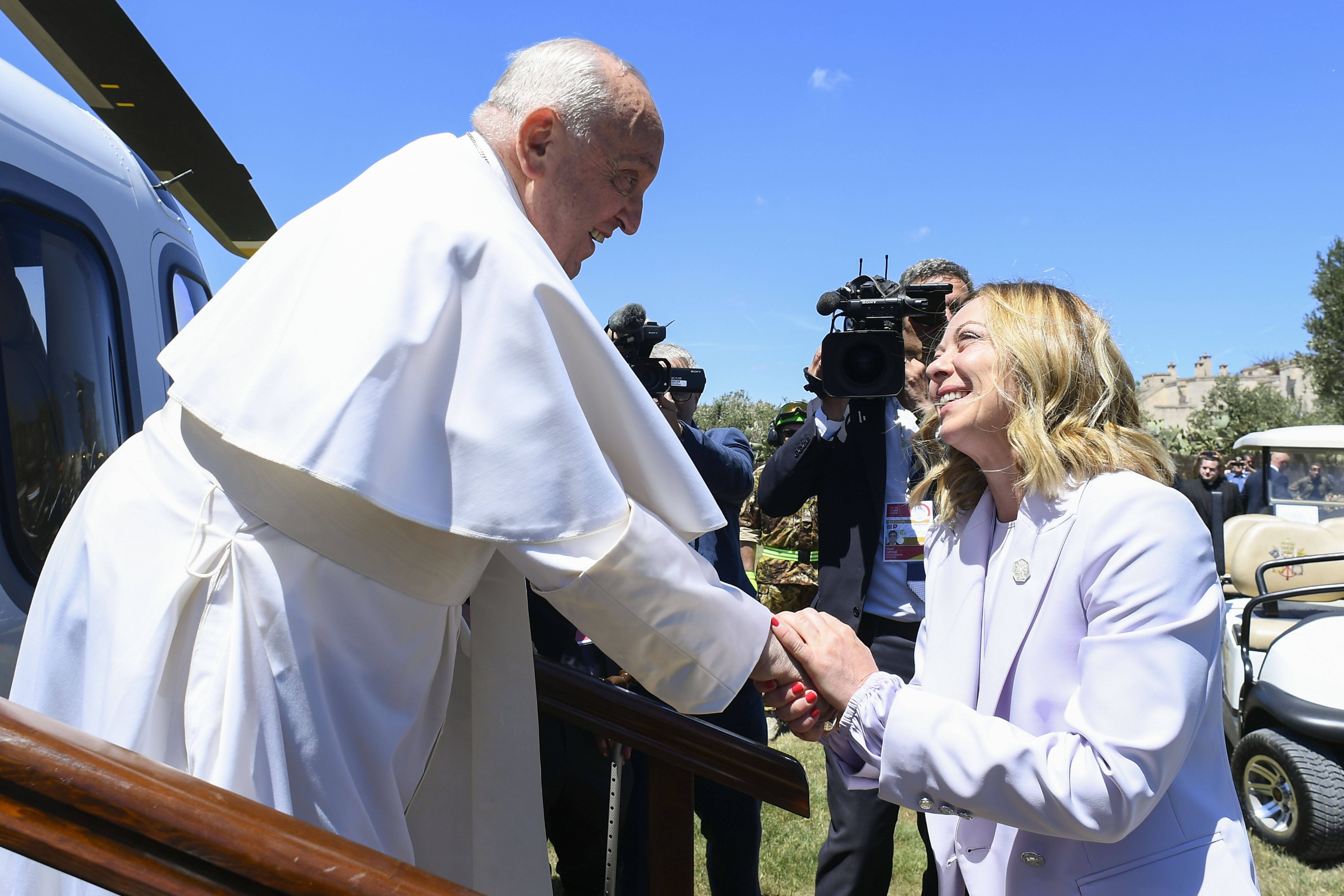 Premieră la summitul G7 din Italia. Papa Francisc este primul conducător al Bisericii Catolice care participă la un astfel de eveniment