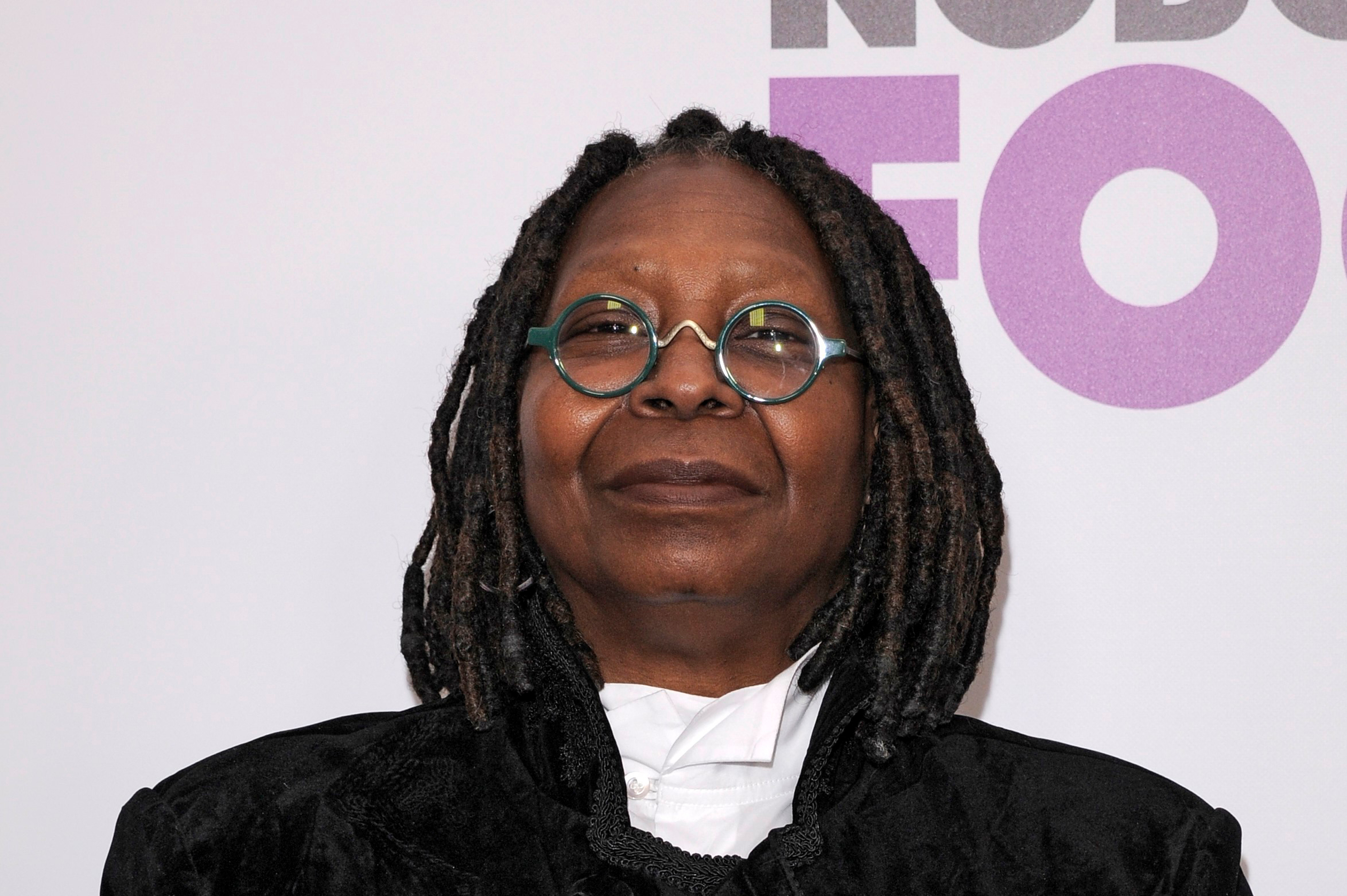 Whoopi Goldberg: În Sardinia, lumea nu are atâtea rahaturi pe cap și nu mănâncă chestii cu ingrediente al căror nume nu-l pot pronunța
