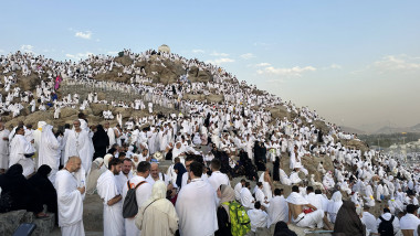 Peste 1,8 milioane de persoane participă, în acest an, la Hajj