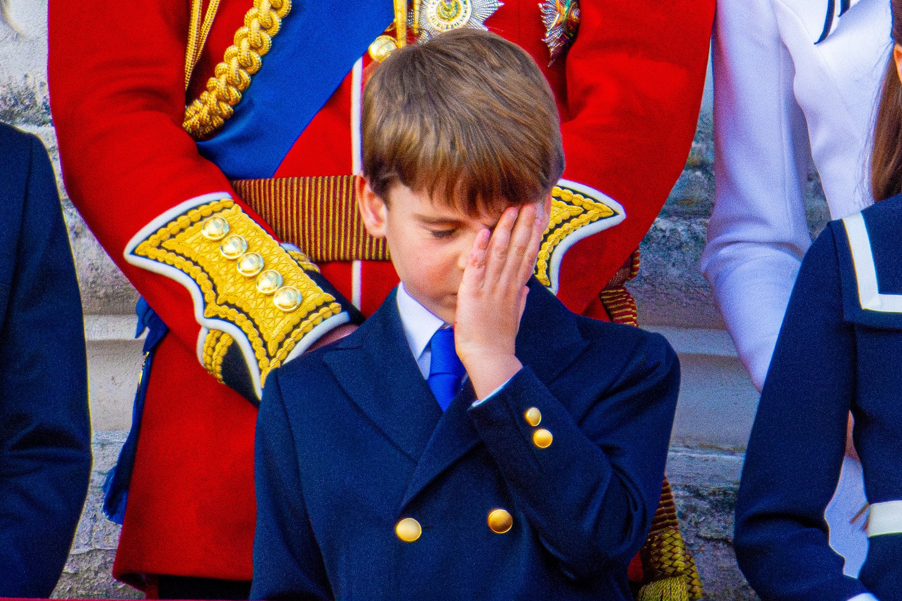 Prințul Louis a furat spectacolul la Parada de Ziua Regelui. Cum a fost surprins mezinul prinților de Wales