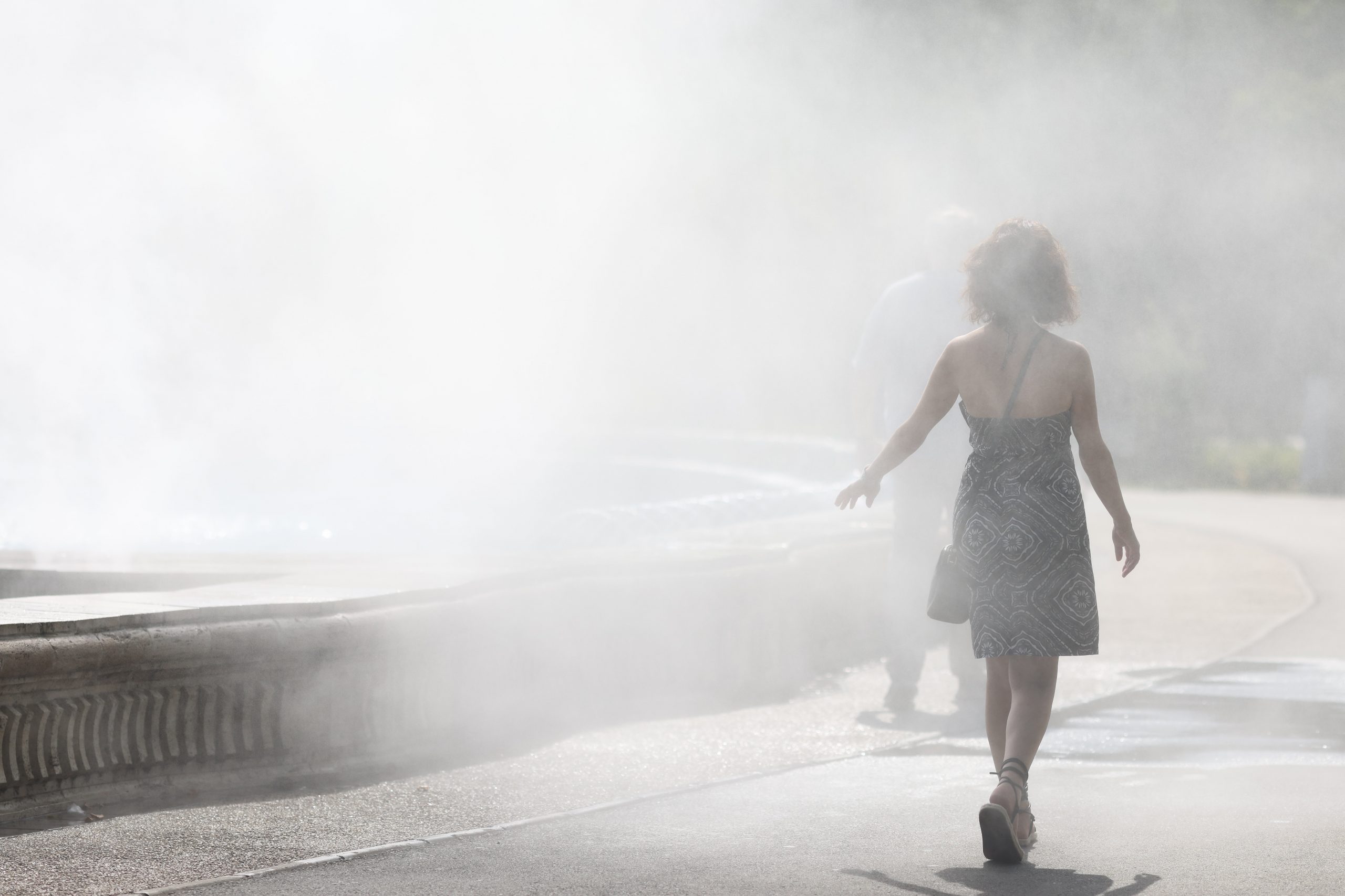 Prognoza meteo pentru următoarele două săptămâni. Canicula va persista, dar vor fi și episoade cu temperaturi mai scăzute