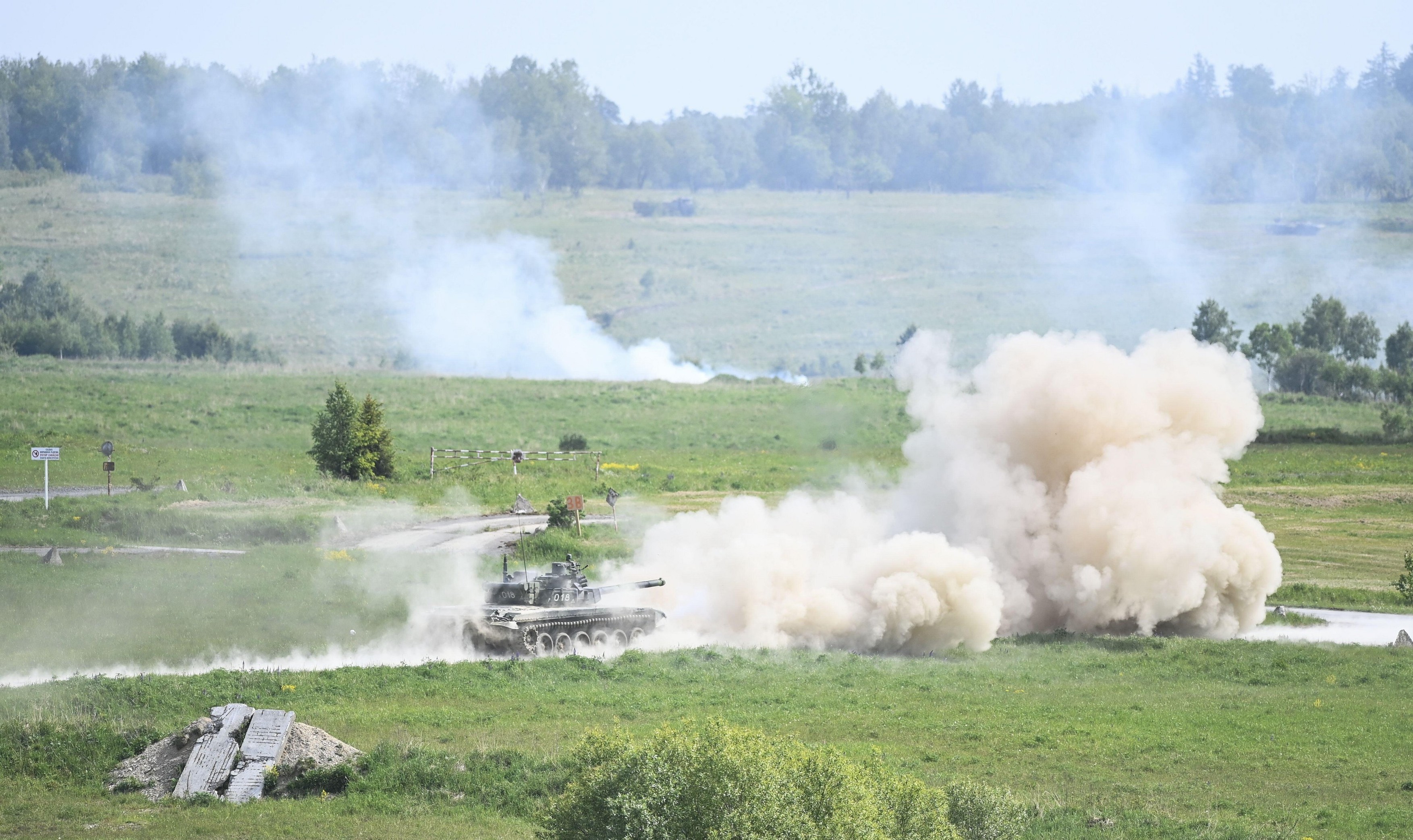 Nouă soldaţi au fost răniţi într-o explozie la o bază militară din Cehia, folosită pentru antrenarea trupelor ucrainene