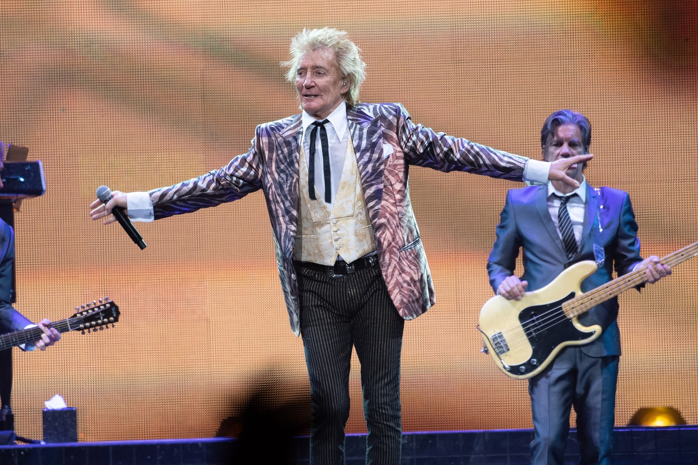 Rod Stewart a fost huiduit la un concert în Germania, în timpul unui moment dedicat Ucrainei și președintelui Zelenski