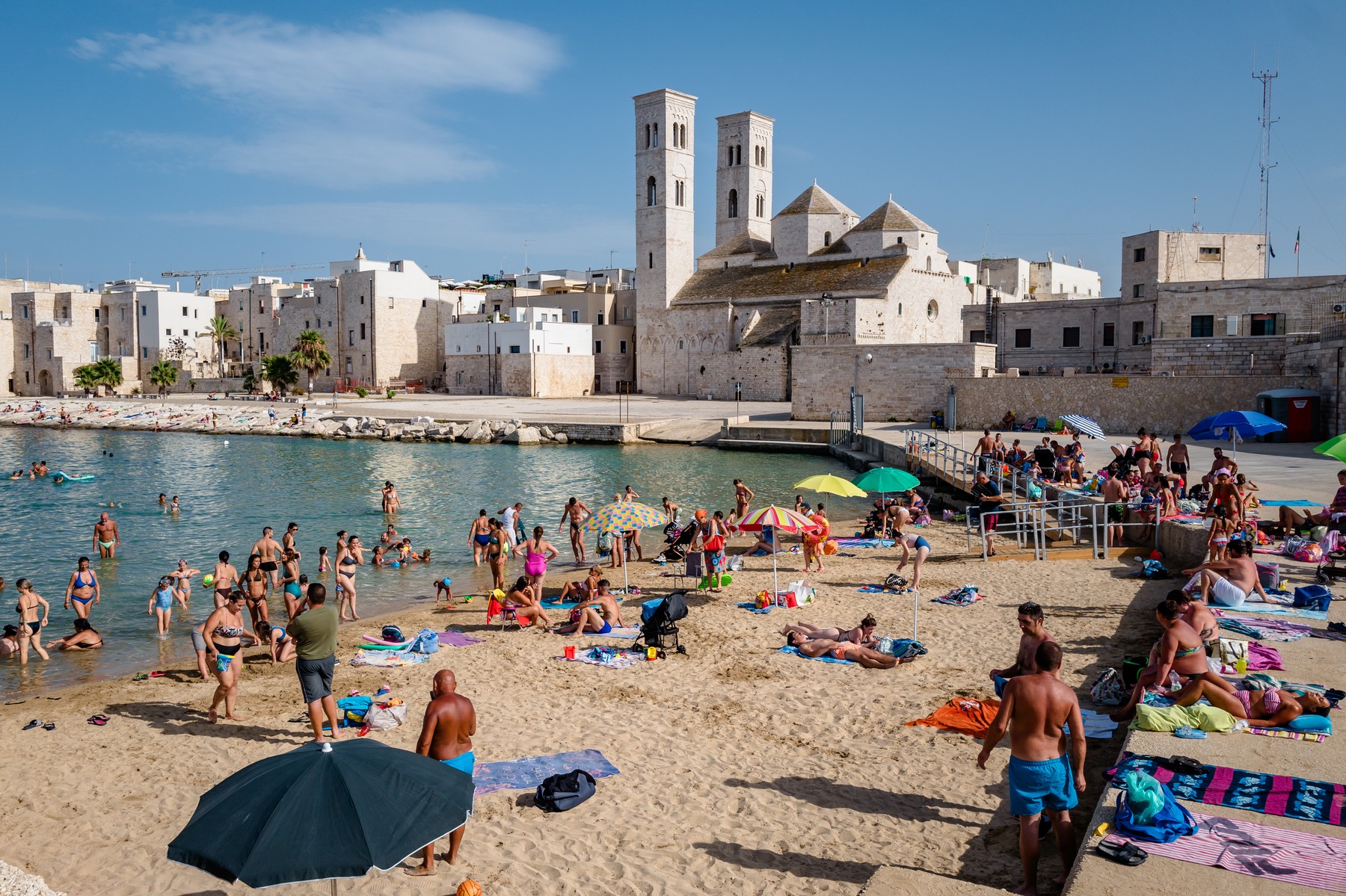 Sunt 44 de grade Celsius la umbră în Sardinia și Sicilia. Alertă de vreme extrem de caldă în Italia
