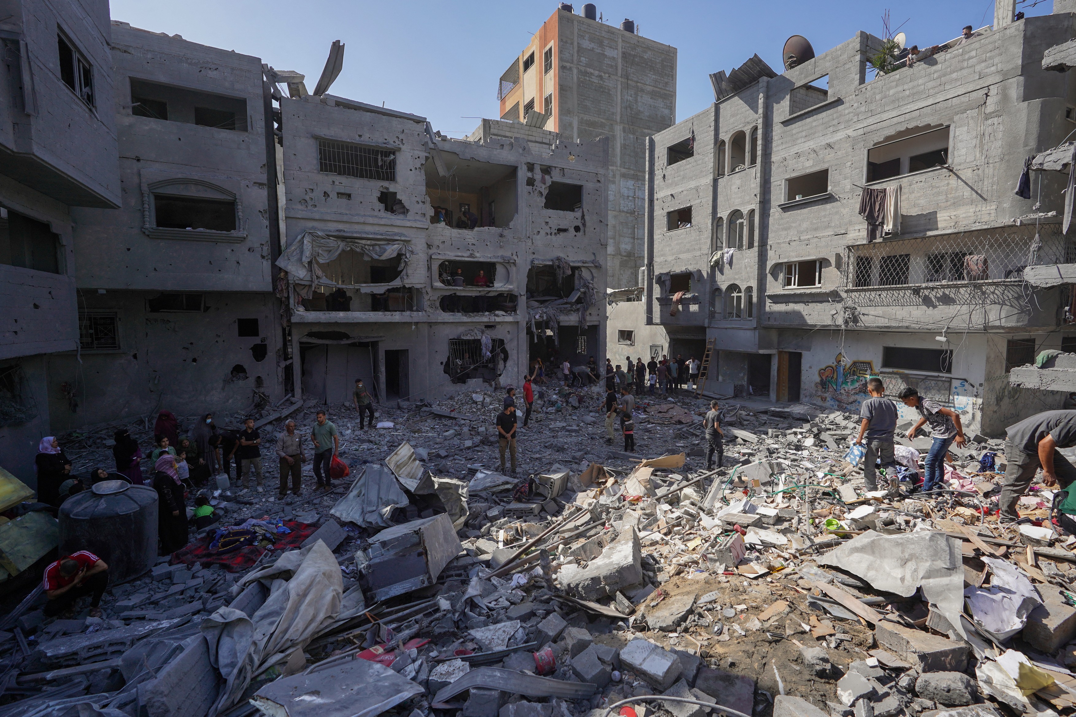 „Ajunge cu sângele nostru”. Forțele israeliene intensifică invazia din Rafah. 17 persoane au fost ucise în taberele de refugiați