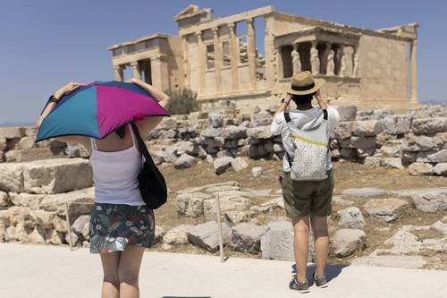 Grecia traversează cel mai timpuriu val de caniculă din istorie. Autoritățile fac apel la turiști să respecte măsurile de precauție