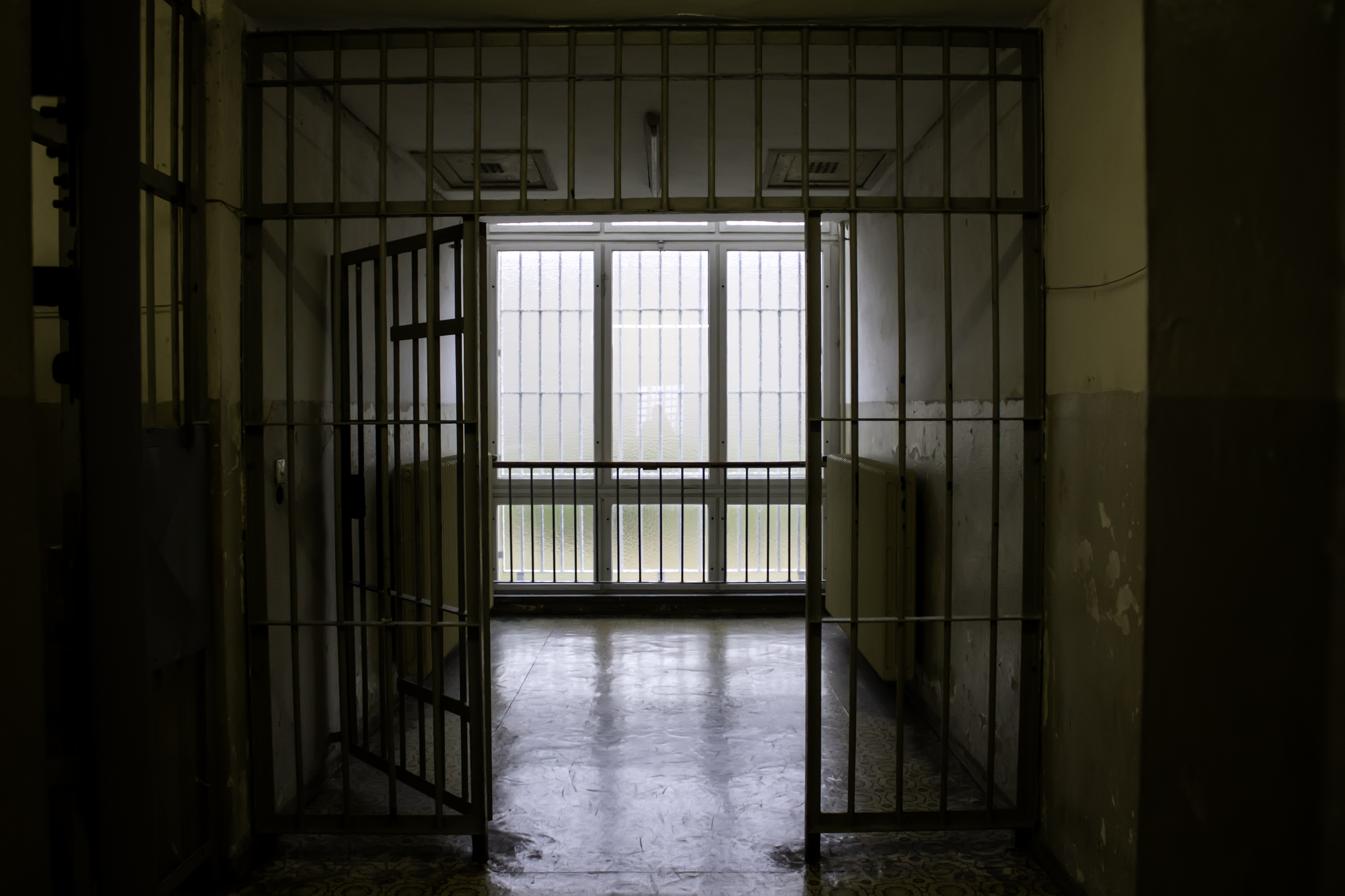 Un bărbat a evadat din Penitenciarul Poarta Albă. Este dat în urmărire națională