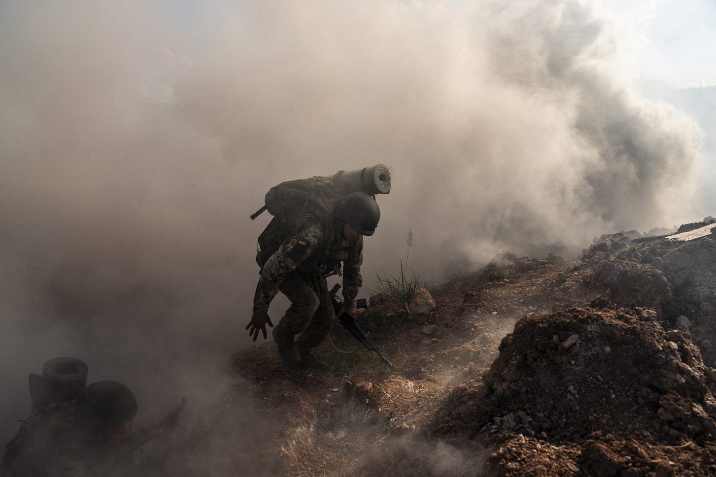 Rusia își intensifică ofensiva în Ucraina. Lupte crâncene pe frontul de est, unde trupele ruse folosesc tactica pământului pârjolit