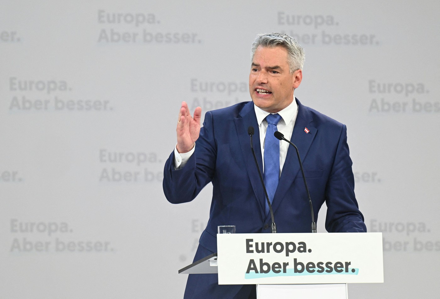 Nehammer promite o înăsprire a luptei împotriva imigrației, după victoria extremei drepte la europarlamentarele din Austria
