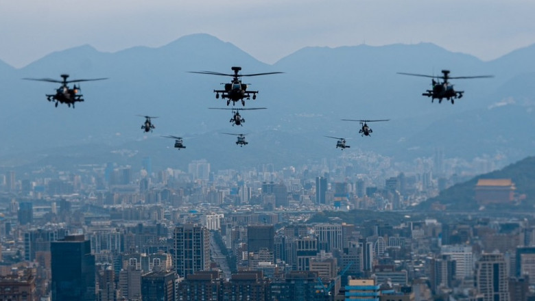 Elicoptere deasupra Taipeiului