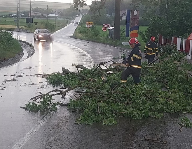 pompieri-inundatii-fb-igsu4